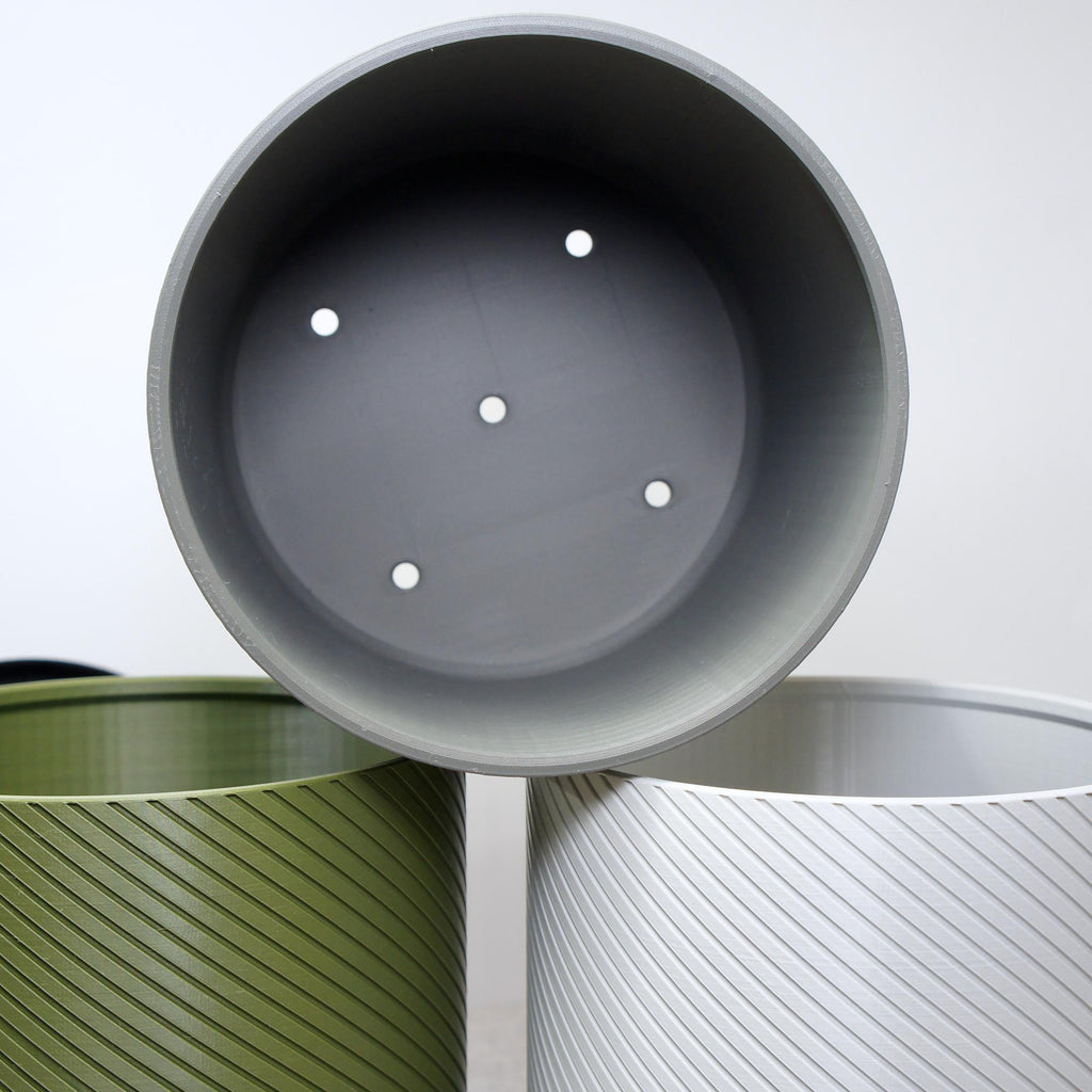 Industrial Style : Spiral Groove Plant Pot 18cm with Feet and Drip Tray