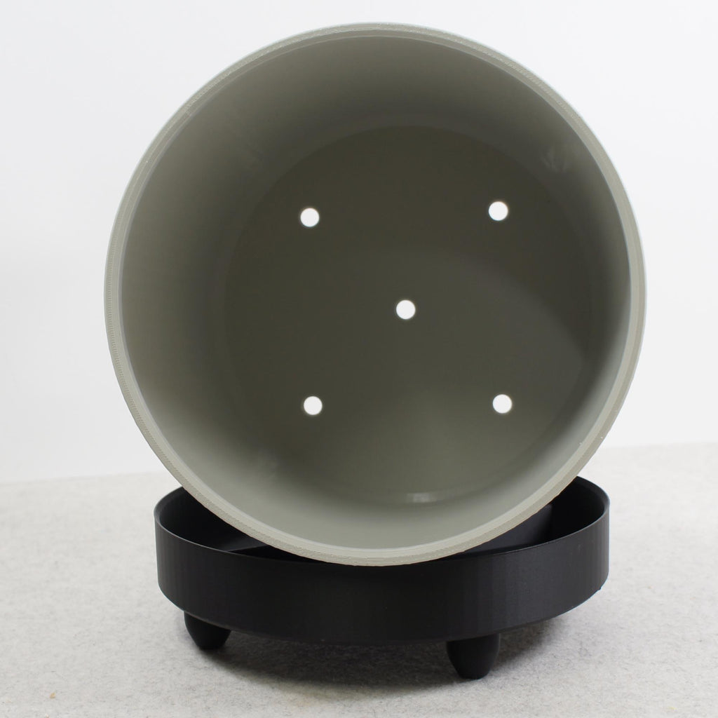 Industrial Style : Light Grey : Spiral Groove Plant Pot 18cm with Feet and Drip Tray