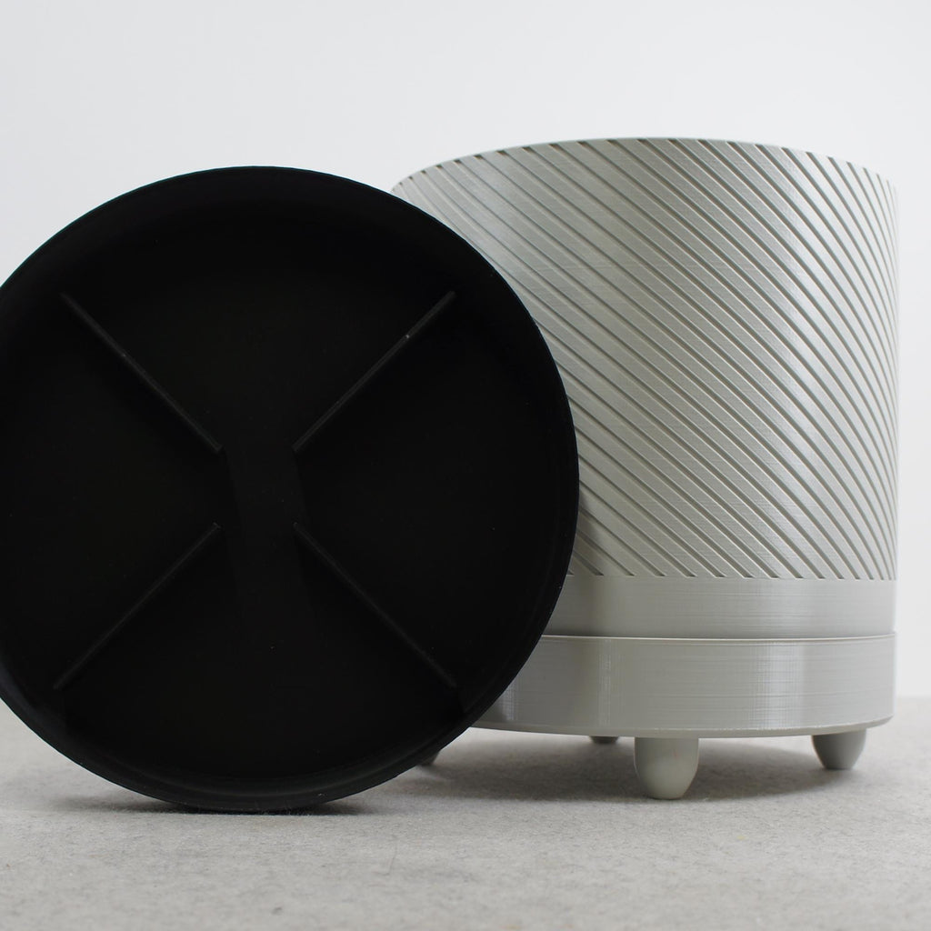 Industrial Style : Light Grey : Spiral Groove Plant Pot 18cm with Feet and Drip Tray