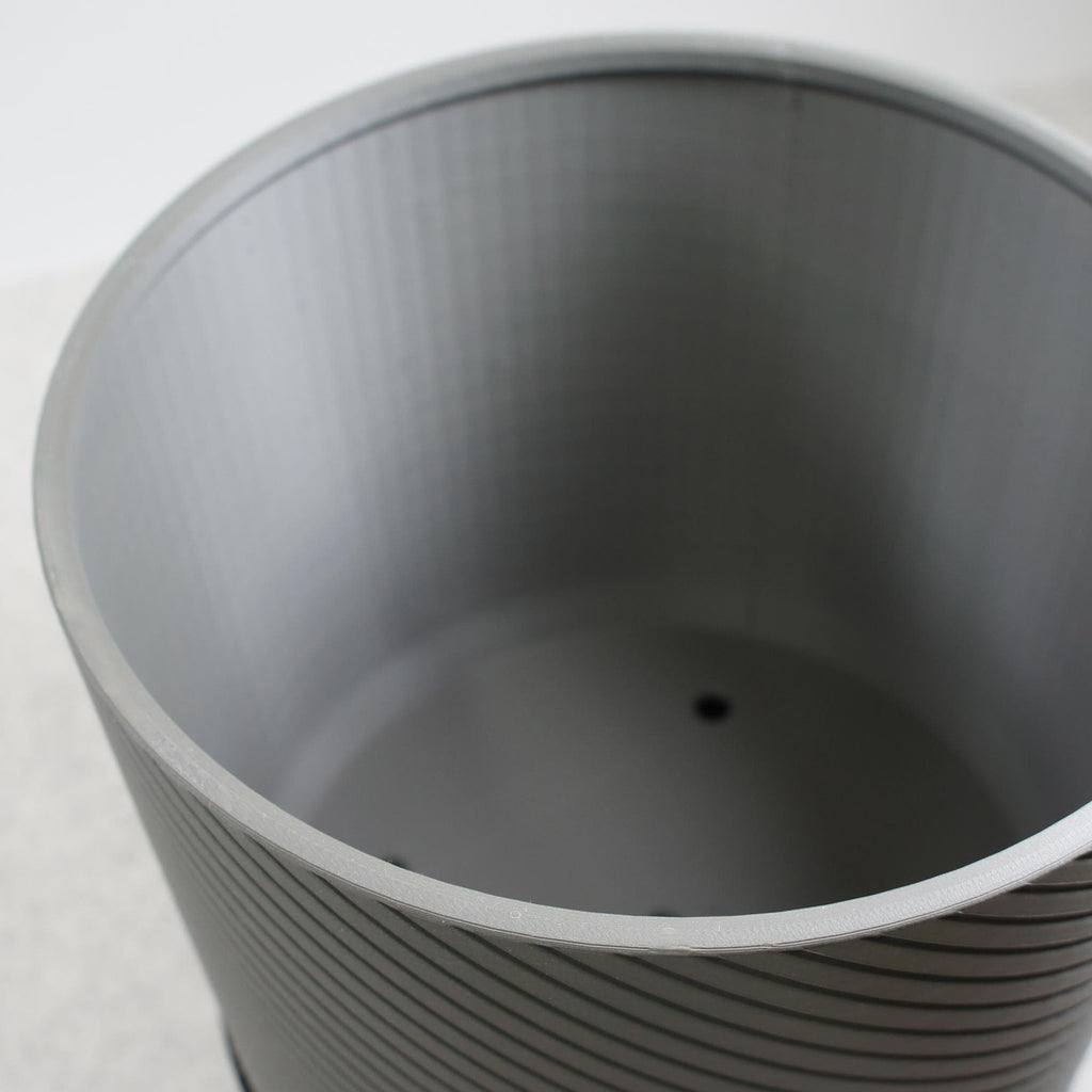 Spiral Groove Planter 18cm – Industrial Grey
