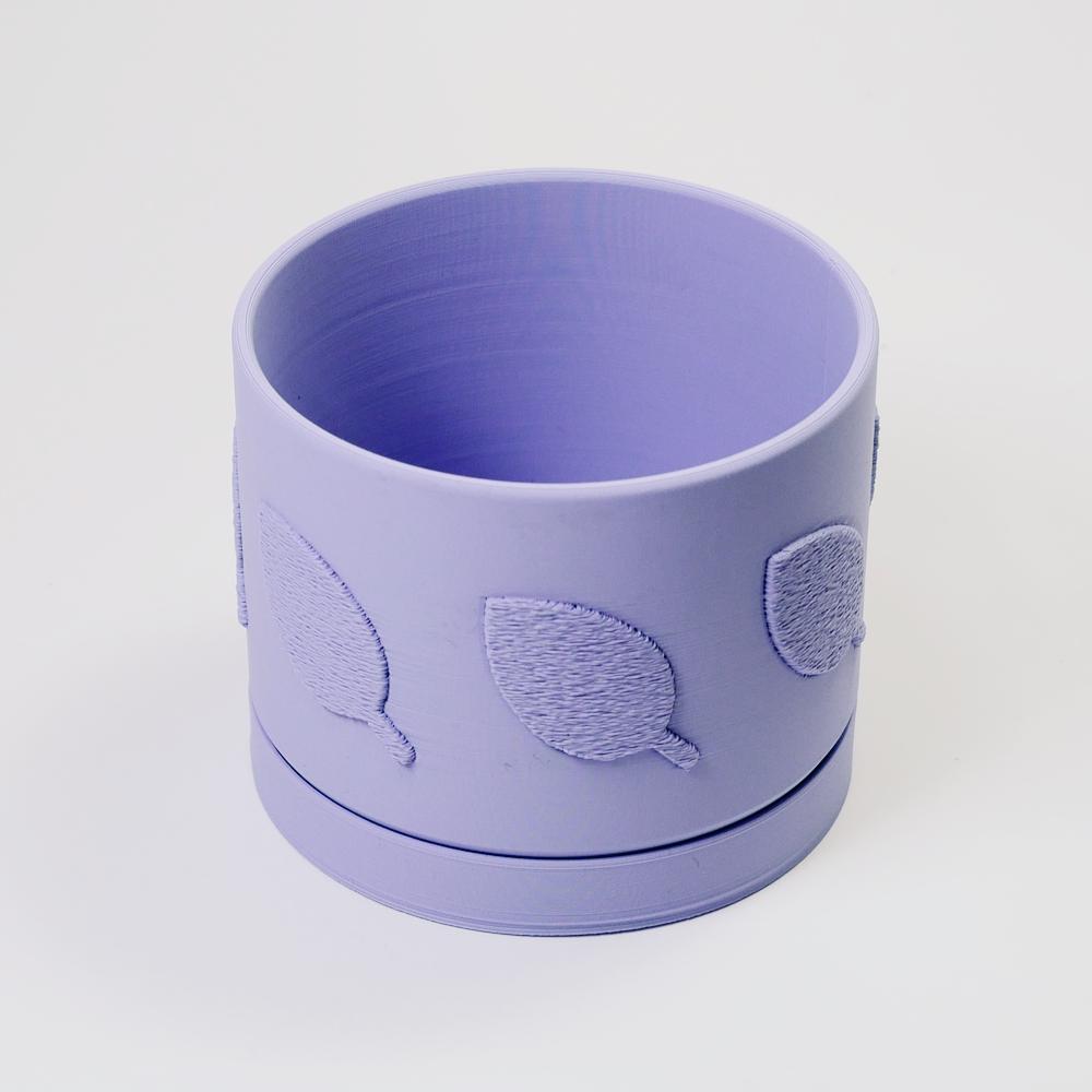 Small Embossed Leaf Plant Pot with Drip Tray - 9cm