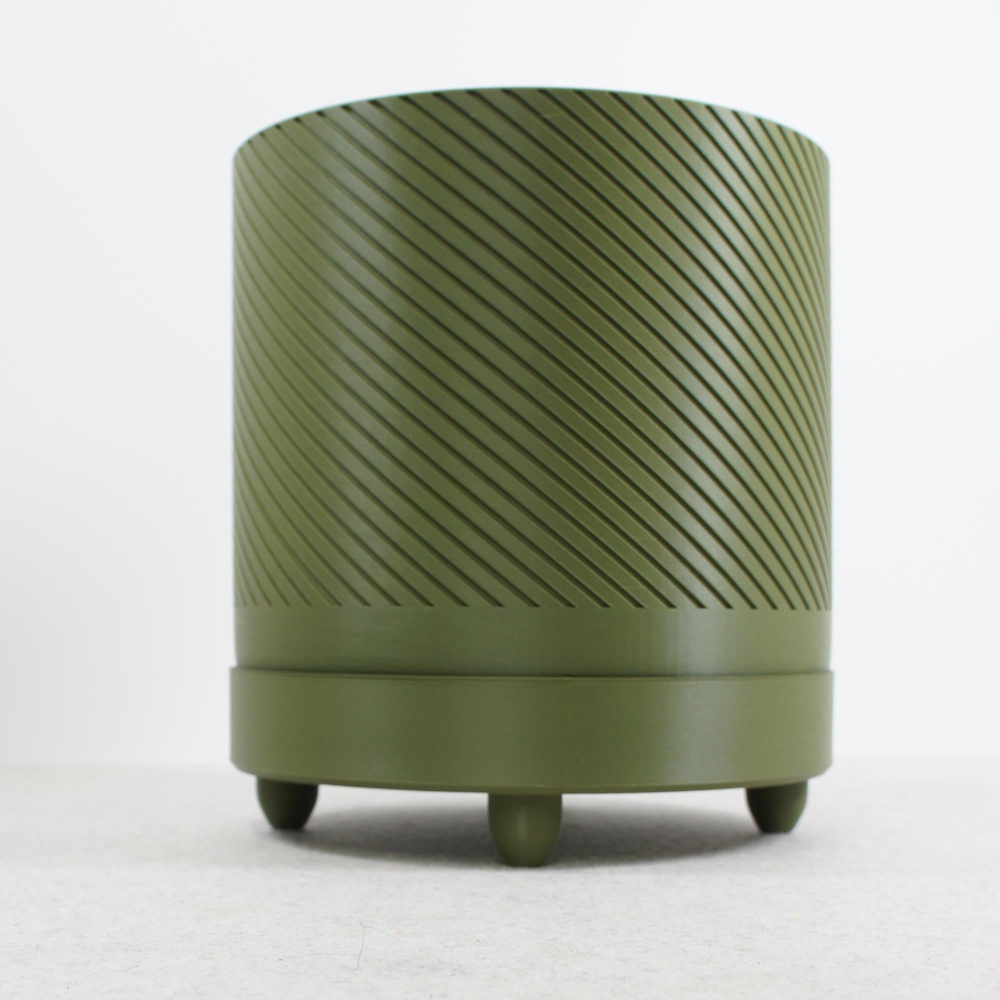 Army Green Spiral Groove Plant Pot - 18cm - with Drip Tray and Feet