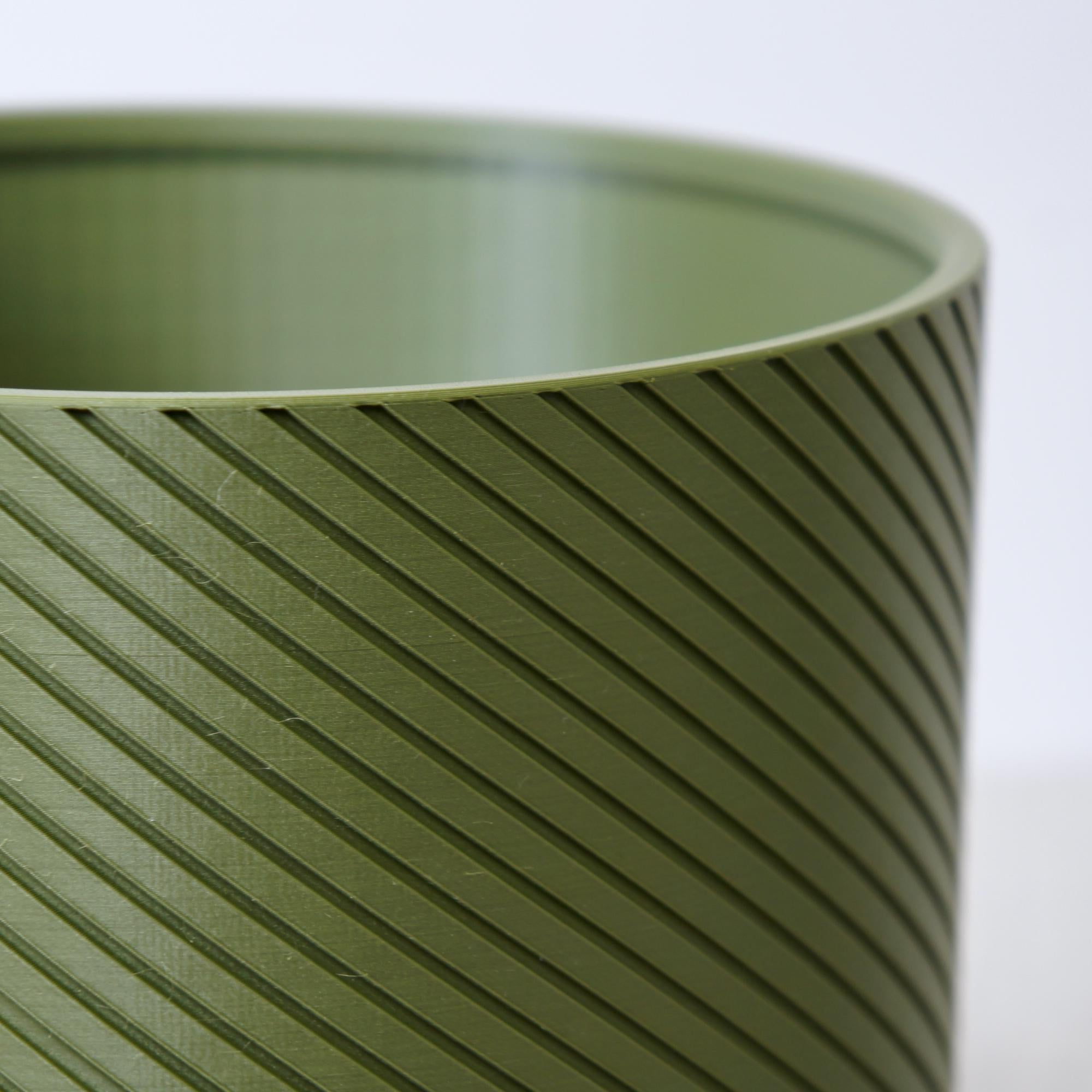 Army Green Spiral Groove Plant Pot - 18cm - with Drip Tray and Feet