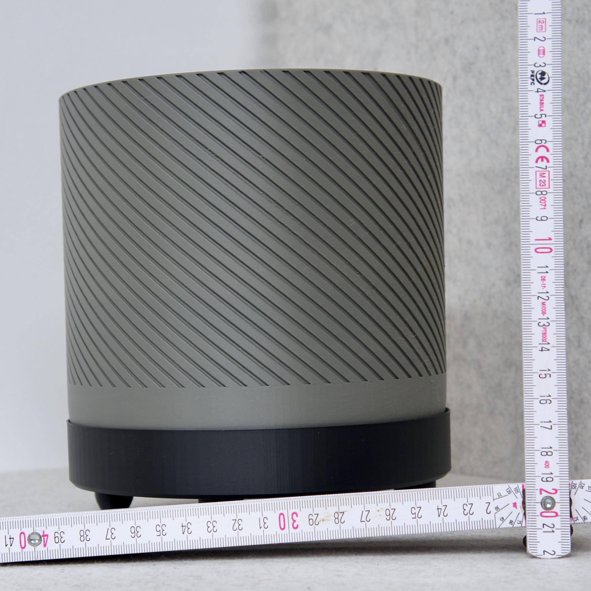 Industrial Style : Spiral Groove Plant Pot 18cm with Feet and Drip Tray