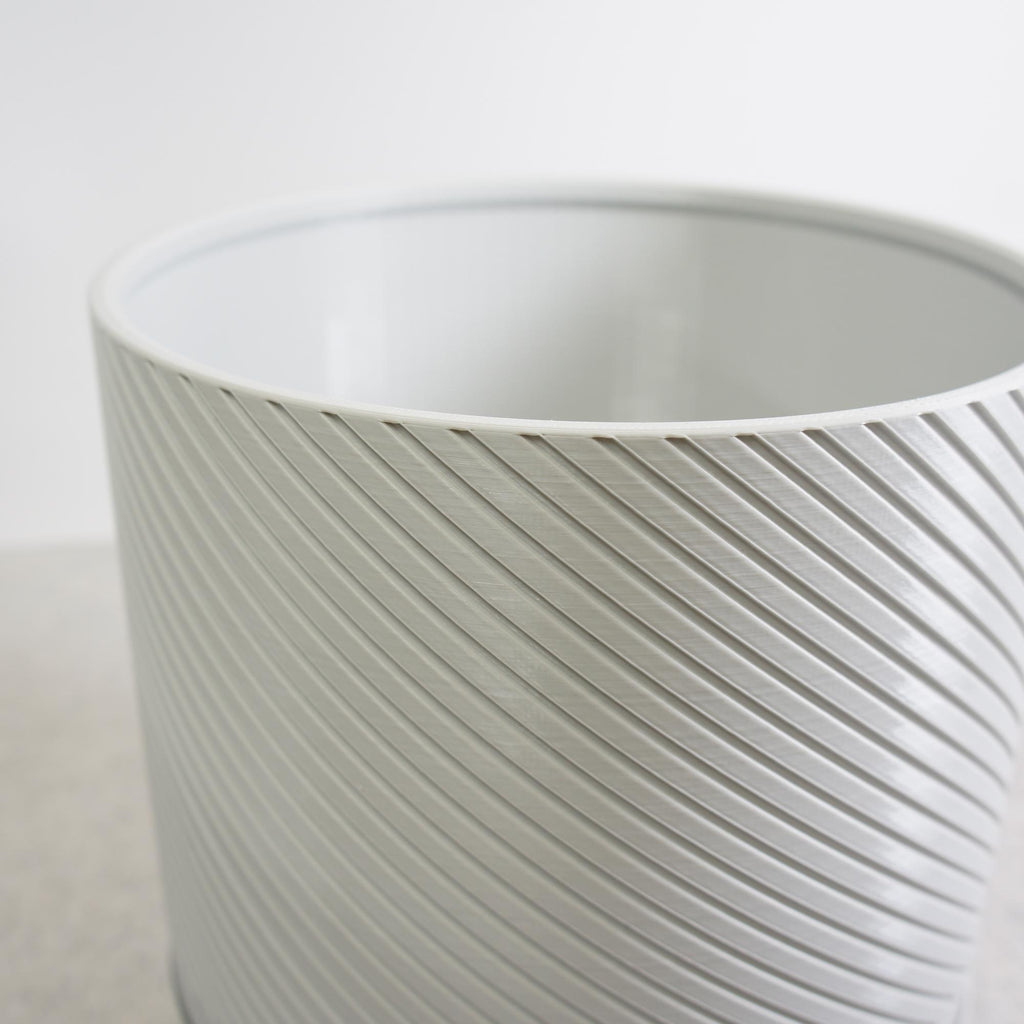 Industrial Style : Light Grey : Spiral Groove Plant Pot 18cm with Feet and Drip Tray