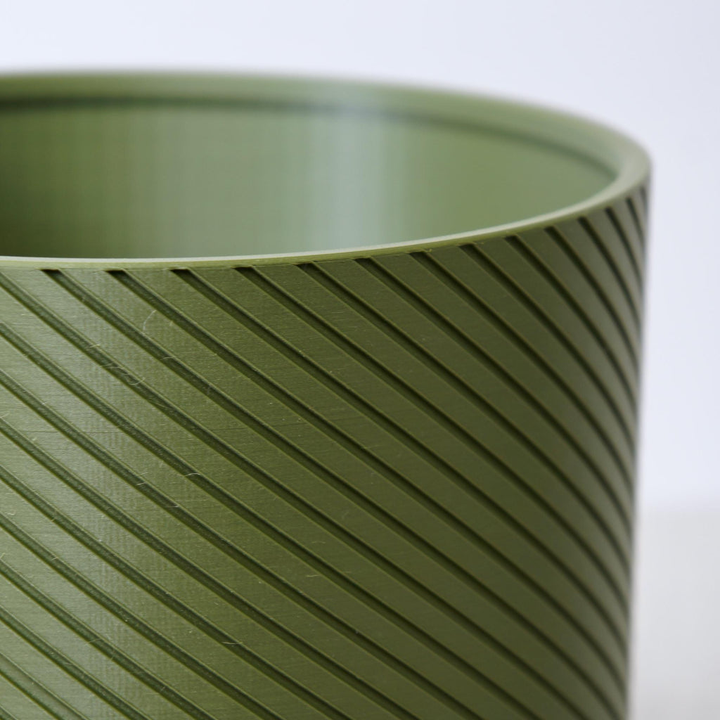 Industrial Style : Spiral Groove Plant Pot 18cm with Feet and Drip Tray