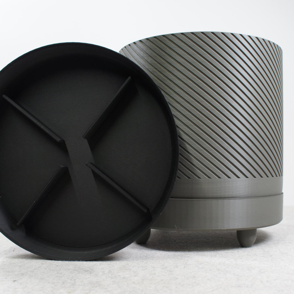 Spiral Groove Planter 18cm – Industrial Grey