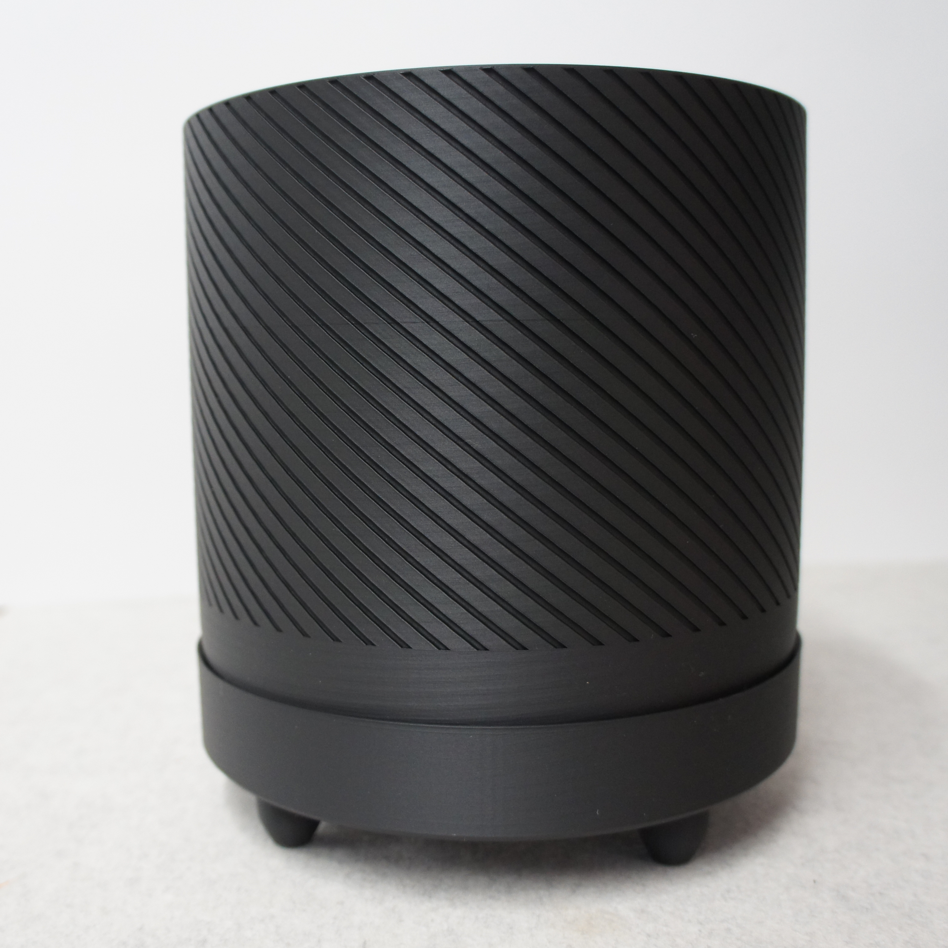 Dark Charcoal Spiral Groove Planter / Plant Pot with drip tray and feet